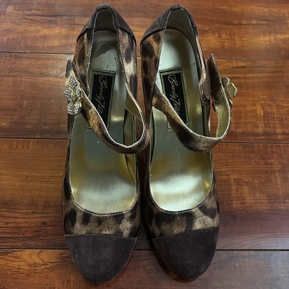 Heels - Picture 2 of 6